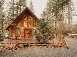 Glacier Springs Cabin 21 - This family home says Cabin in the Country，位于Warnick的酒店