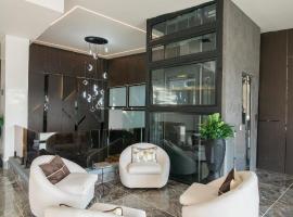 lovera hotel，位于圣地亚哥洛斯卡巴的酒店