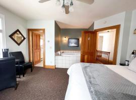 Huron Suite at The Bayfield Guest House in Bayfield，位于贝菲尔德的酒店