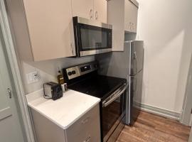 Bayfield Guest House Entire Downtown Building for Large Groups，位于贝菲尔德的酒店