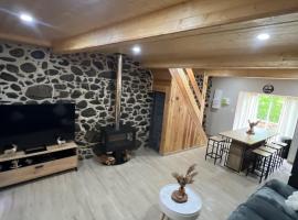 Chalet cosy refait &agrave; neuf 6 pers，位于Fontp&eacute;drouse的木屋