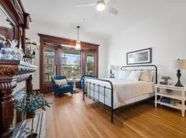 Boutique Style Condo Near Downtown Waterfront