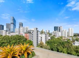 DreamHaus Country Club Guadalajara，位于瓜达拉哈拉的酒店