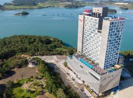 Ramada Plaza by Wyndham Dolsan Yeosu，位于丽水市的酒店