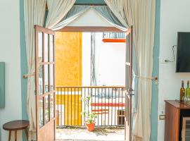 Hotel Casa Puerta de Mar，位于坎佩切阿尔博托·阿库尼亚·昂盖国际机场 - CPE附近的酒店