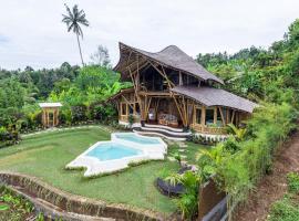 Magic Hills Bali - Magical Eco-Luxury Lodge，位于Selat的酒店