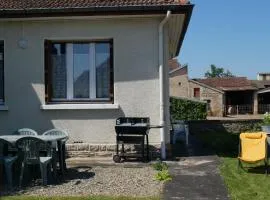 Gîte indépendant, 2 ch, proche A5, jardin clos, garage - FR-1-611-111