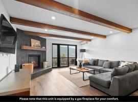 Modern Warm Condo with Views of Mont Tremblant，位于蒙特朗布朗的分契式公寓