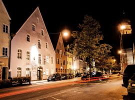 Hotel Blaue Traube，位于雄高的酒店
