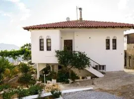 EMPHASIS Traditional House with Jacuzzi & Bicycles
