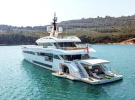 Albaker Tour VIP Yacht