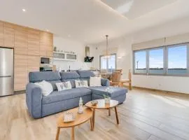 Home2Book Coastal Retreat with Sea Views, Arinaga