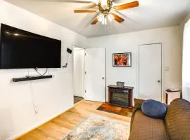 1 Mi to Dtwn Remote Work-Friendly Apt in Hampton!