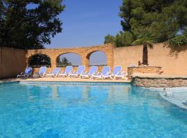 Pousterle de Sabran - Piscine & Hammam，位于撒波兰的酒店