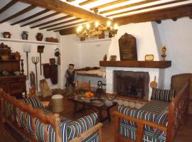 Casa Rural El Arriero，位于Los Hinojosos的乡间豪华旅馆