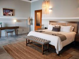 Casa Lucila Mazatlán Curamoria Collection，位于马萨特兰的酒店