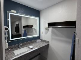 Baymont by Wyndham Grenada，位于格林纳达的酒店