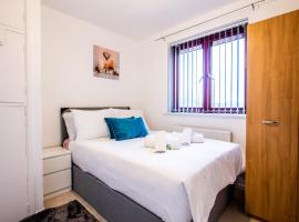 Suite 3 - Chic Room in Sheffield Sociable Home，位于谢菲尔德的酒店