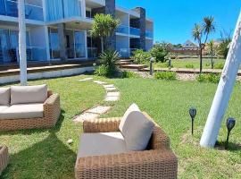 泽恩精品公寓酒店，位于拉帕洛马的带热水浴缸的酒店