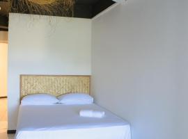 Airport Manini Lodge