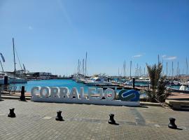 Corralejo Coliving by Amazzzing Travel，位于科拉雷侯的青旅
