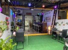 Maria's Guest House, Restaurant & Bar