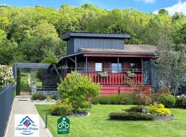 TiNY HOUSE LE CHALET，位于Échenoz-la-Méline的酒店