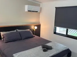 Family retreat in Ningi Pet friendly