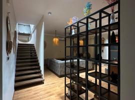 Boho Artisan Penthouse，位于达文盖雷的酒店