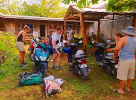 Rustic House Hostel，位于莫约加尔帕的民宿