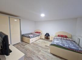 small apartment for two，位于Brus的酒店