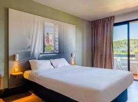 B&B HOTEL Villeneuve Loubet Village，位于卢贝新城的酒店