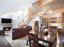 Large Village loft with Private Hot Tub and Private Sauna