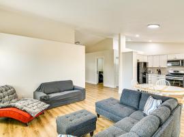 1 Mi to Pioneer Crossing Casino Fernley Retreat!，位于芬利的酒店