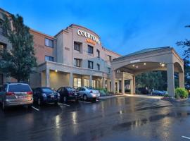 Courtyard by Marriott Providence Warwick，位于沃里克的酒店