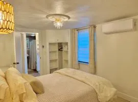 PRIVATE Cozy Guest Suite Near Hard Rock Guitar