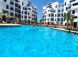 Appartement de luxe Costa mar securise avec piscine privee，位于迈尔提勒的酒店