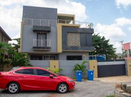 Kenest Villa, Oyarifa Estate - Accra Gh，位于Oyarifa的酒店