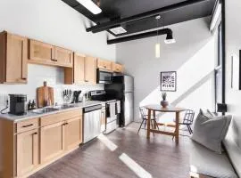 Designer Loft Downtown with WiFi 210