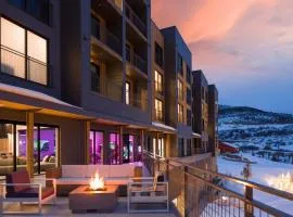 Slope Side Studio In The Heart of Canyons Village with Heated Pool & Hot Tub!