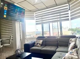 6 habitaciones, 10 camas, amplio y céntrico, 3 parqueos