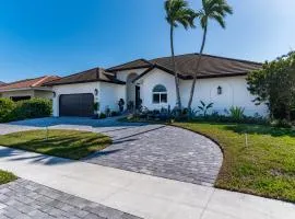 Gorgeous Waterfront 3 Bed with Quick Access to Gulf!!