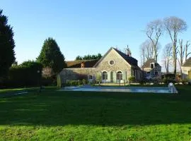 Maison de Charme avec Piscine Chauffée, Proche Châteauroux, Dans une Propriété du 18ème Siècle - FR-1-591-151