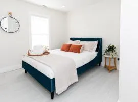 Family Duplex Suite in Downtown Sandusky Sleeps 12!