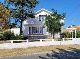 Maison vacances à Notre-Dame-de-Monts - 6 pers, proche plage, WIFI, animaux admis, parking - FR-1-540-302