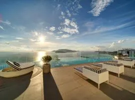 LYN Panorama Beachfront Studio