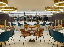 Courtyard by Marriott London Heathrow Airport，位于希灵登伦敦希思罗机场 - LHR附近的酒店