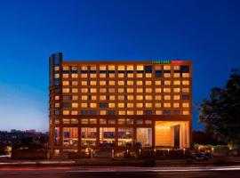 Courtyard by Marriott Ahmedabad，位于艾哈迈达巴德的酒店