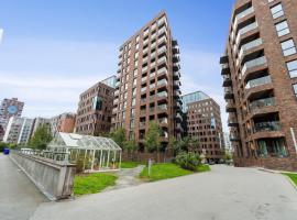 Best Private Seaview Apartment - 2 Balconies, 11th Floor, Elevator, Friendly Lively Area，位于奥胡斯的Spa酒店