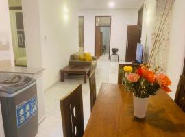 Four Bedroom Apartment Ja Ela near Highway Entrance，位于贾埃勒的酒店